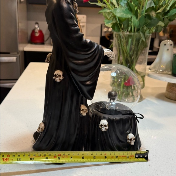 Grim Reaper Halloween Decor with Crystal Plasma Tesla BALL - Picture 11 of 15